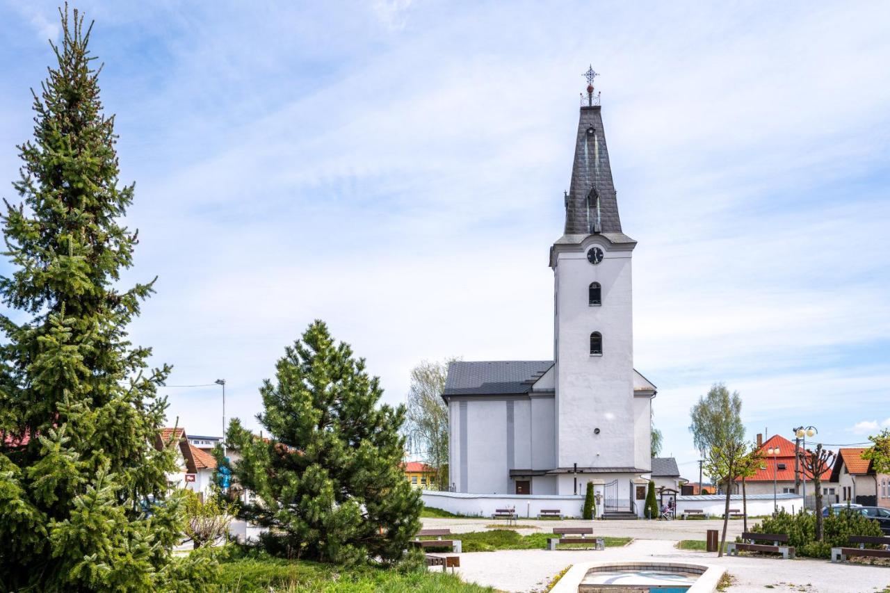 Cakyho Kuria - Mezonetovy Apartman S Krbom A Saunami Смижаны Экстерьер фото
