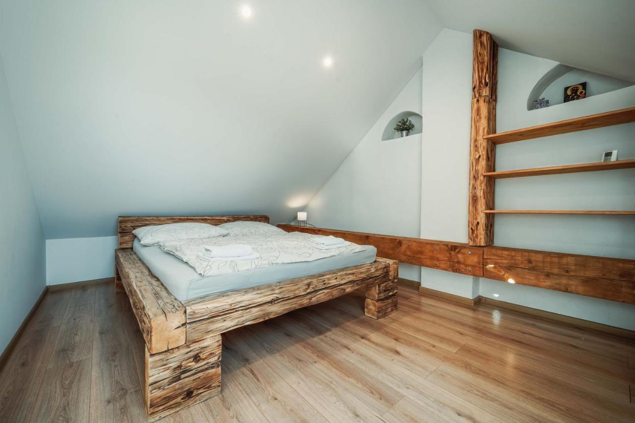 Cakyho Kuria - Mezonetovy Apartman S Krbom A Saunami Смижаны Экстерьер фото