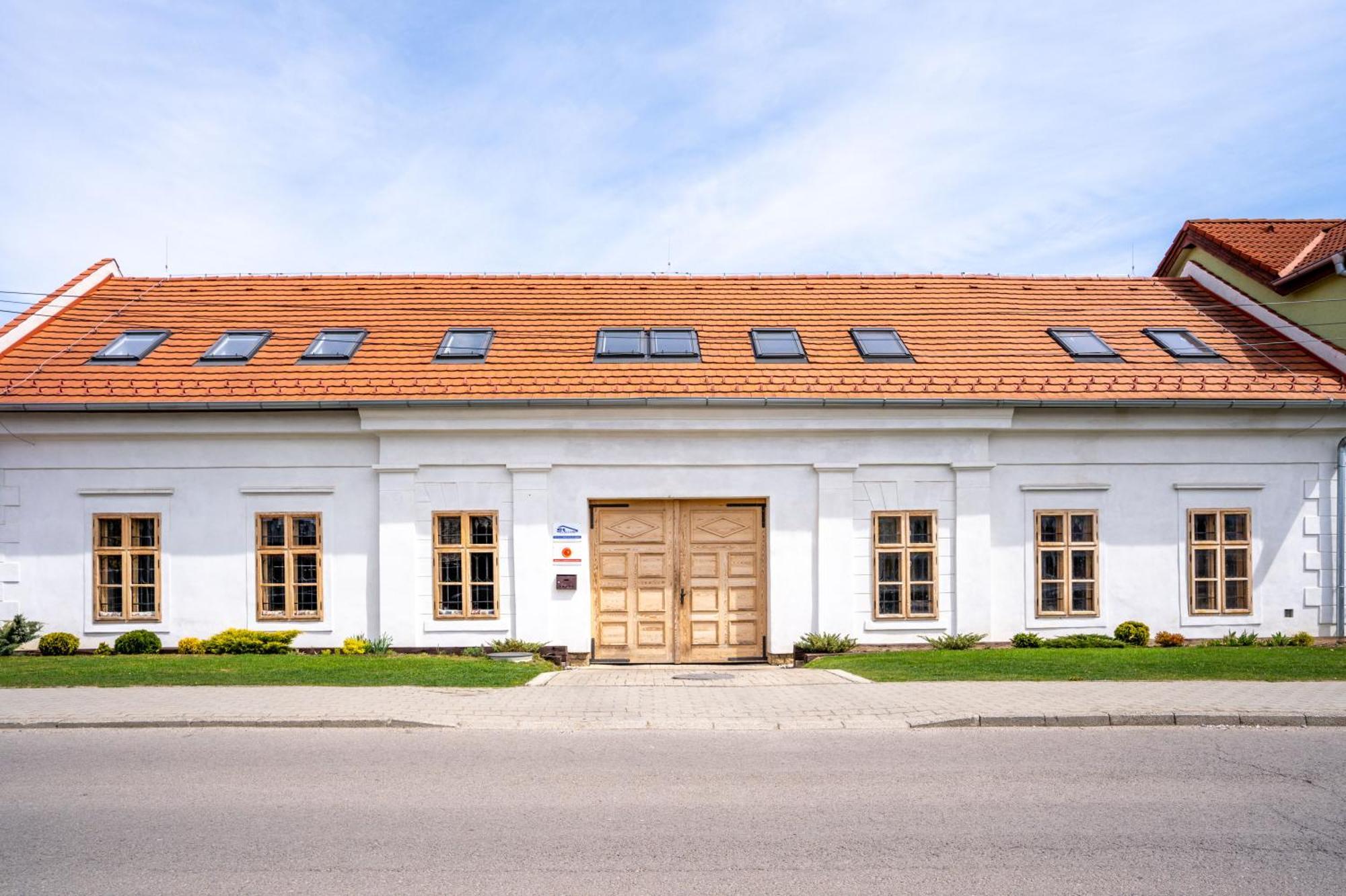 Cakyho Kuria - Mezonetovy Apartman S Krbom A Saunami Смижаны Экстерьер фото