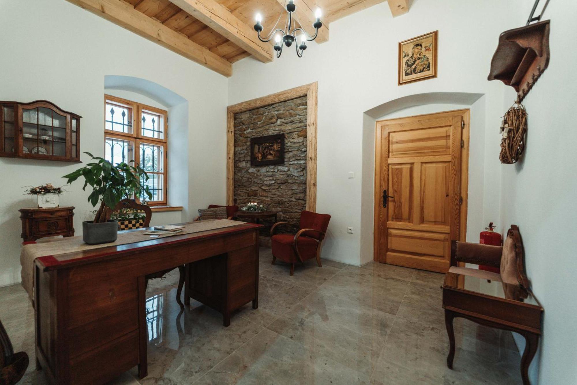 Cakyho Kuria - Mezonetovy Apartman S Krbom A Saunami Смижаны Экстерьер фото